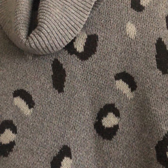 Reitmans leopard print tunic sweater - Picture 3 of 3